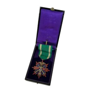 勲章のお買取りはナニウルにお任せください！眠ったままの勲章は世界中のコレクターの方々に人気の商品です！！