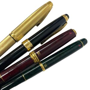 近年、需要が低くなりつつある万年筆やボールペンを売るなら今かも！？モンブランやパーカー、作家物もOK！