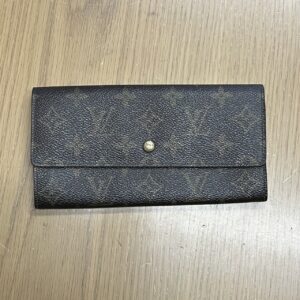 Louis Vuittonのお財布、キーケース、小物系をナニウルで売却してみませんか？