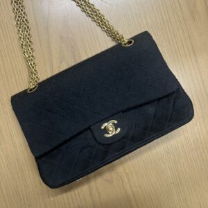 CHANEL製品はどんなに古い物でも値段が付きます！昔のだから…とあきらめないで！！