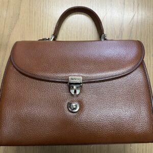 アンティーク、ヴィンテージ人気再燃！！Burberry”s”製品の買取強化を行っています！