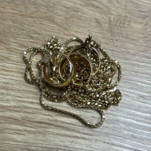 切れたネックレス、片方だけのピアス、石が外れてしまったリングどんなものでも大丈夫です！👌