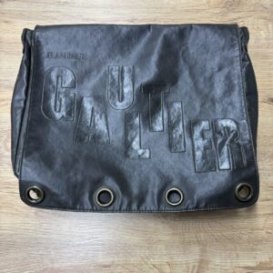 ヴィンテージ、アンティーク物のバッグはありませんか？破損などがあっても買取可能です！